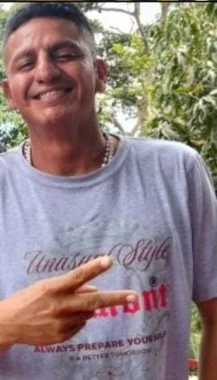 El mismo residente hoy, sonriente